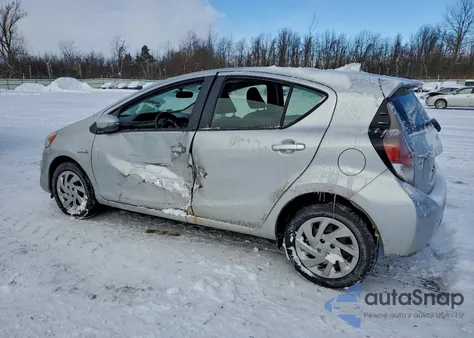2015 Toyota Prius C z USA, uszkodzony, nr VIN JTDKDTB35F1112429